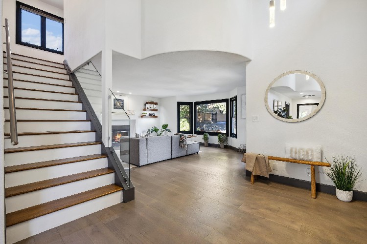 101 Bel Air Rd, Antelope, CA 90077