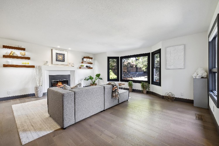 101 Bel Air Rd, Antelope, CA 90077